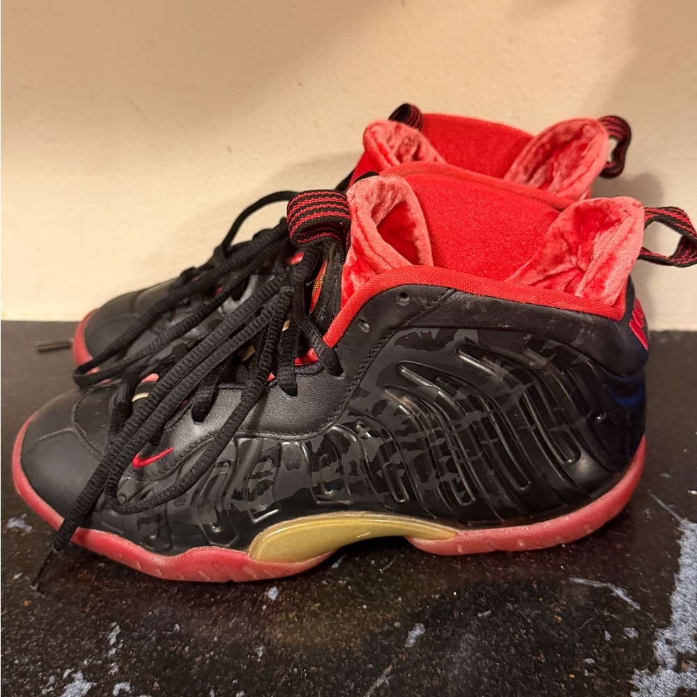 NIKE Little Posite One 'Dracula' Sz 4
